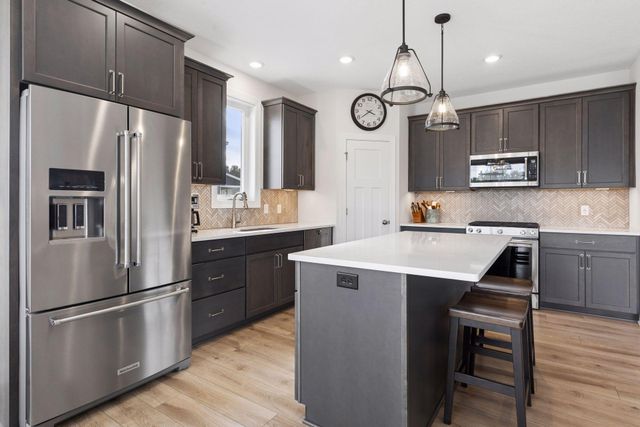 1201 Gretz Way, New Richmond, WI 54017