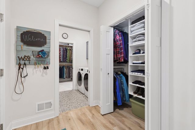 1201 Gretz Way, New Richmond, WI 54017