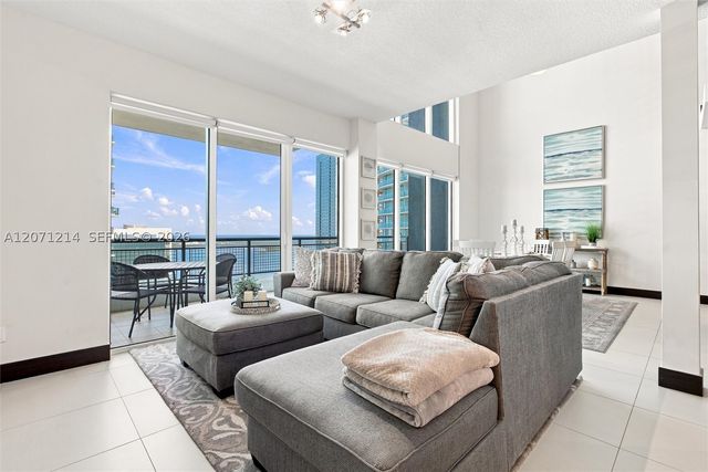 60 SW 13th St 4602, Miami, FL 33130