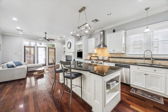 1315 W 22nd Street, Houston, TX 77008