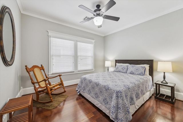 1315 W 22nd Street, Houston, TX 77008