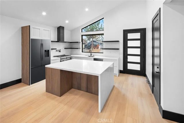 129 Winding, Big Bear City, CA 92314