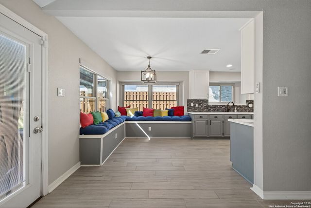 7515 Forest Edge, Live Oak, TX 78233