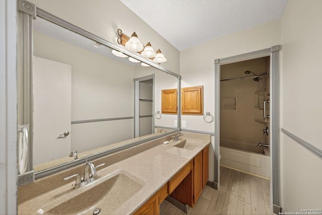 7515 Forest Edge, Live Oak, TX 78233