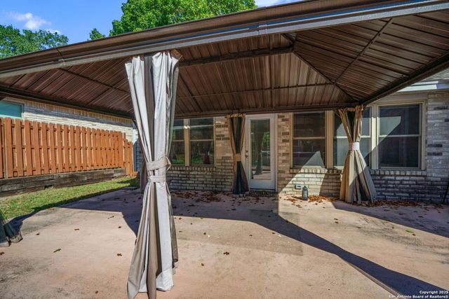 7515 Forest Edge, Live Oak, TX 78233