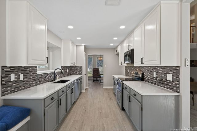 7515 Forest Edge, Live Oak, TX 78233