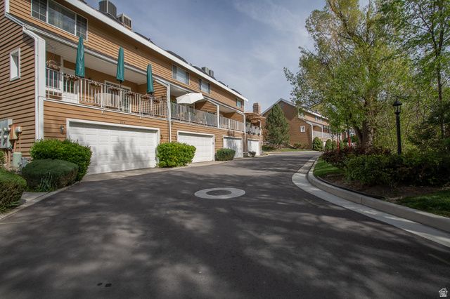 808 E SHADY CREEK PL, Millcreek, UT 84106