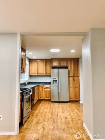 5721 180th Street SW, Lynnwood, WA 97037