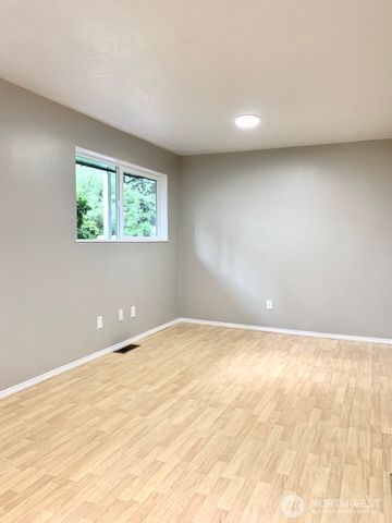 5721 180th Street SW, Lynnwood, WA 97037