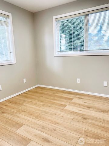 5721 180th Street SW, Lynnwood, WA 97037