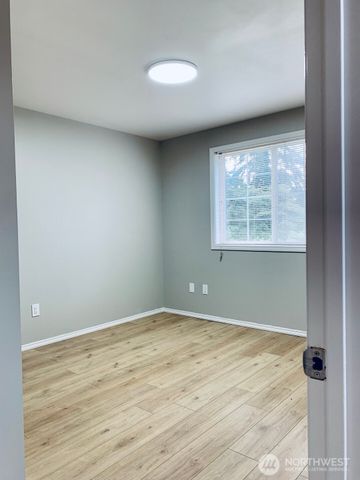 5721 180th Street SW, Lynnwood, WA 97037