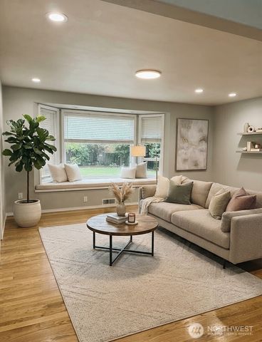5721 180th Street SW, Lynnwood, WA 97037