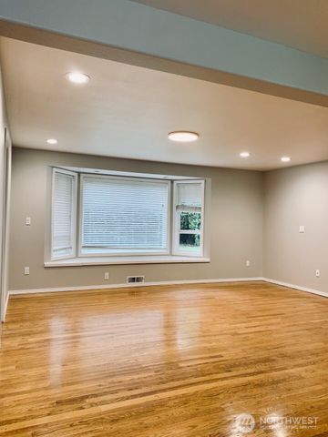 5721 180th Street SW, Lynnwood, WA 97037