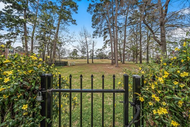 18711 Leisure Place Drive, Humble, TX 77346