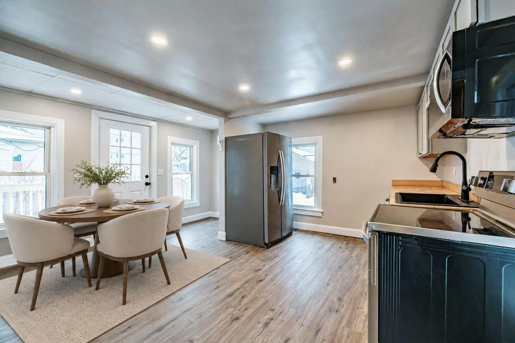 566 Washington Avenue, Portland, ME 04103 — photo 3