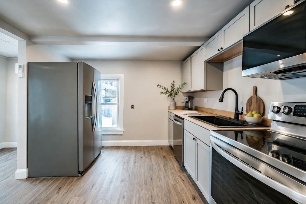 566 Washington Avenue, Portland, ME 04103 — photo 4