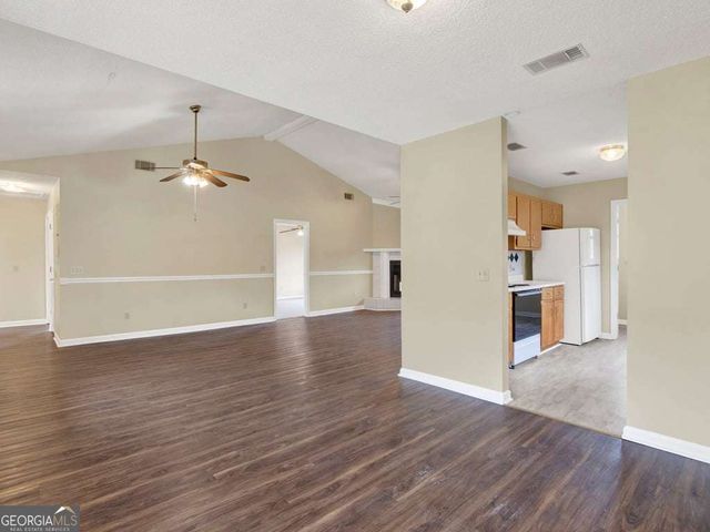 189 W Kenny Drive, Hinesville, GA 31313