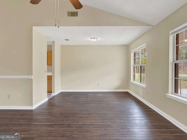 189 W Kenny Drive, Hinesville, GA 31313