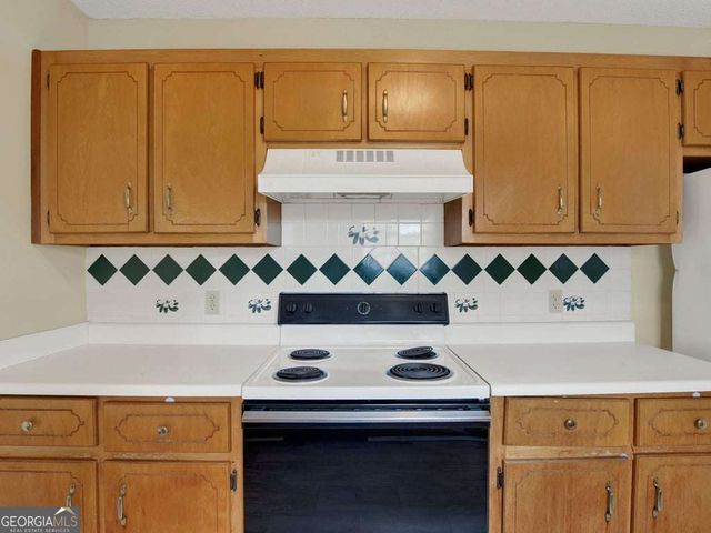 189 W Kenny Drive, Hinesville, GA 31313