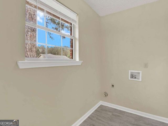 189 W Kenny Drive, Hinesville, GA 31313