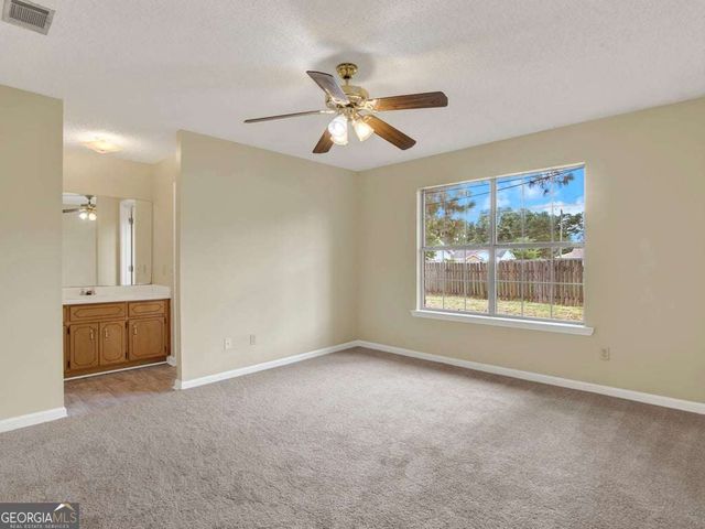 189 W Kenny Drive, Hinesville, GA 31313