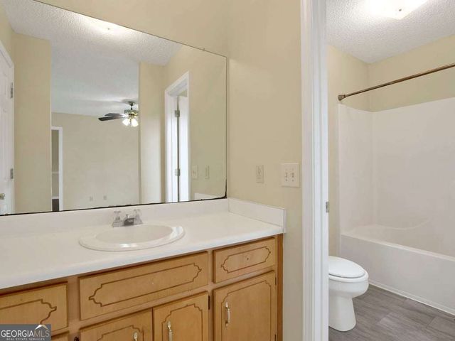 189 W Kenny Drive, Hinesville, GA 31313