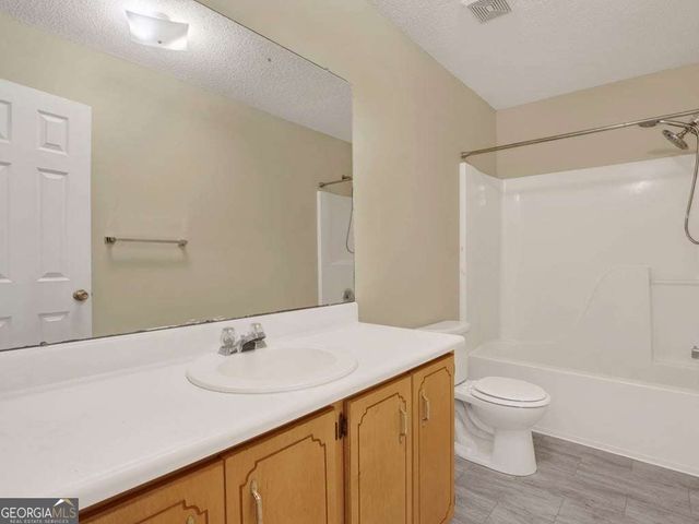 189 W Kenny Drive, Hinesville, GA 31313