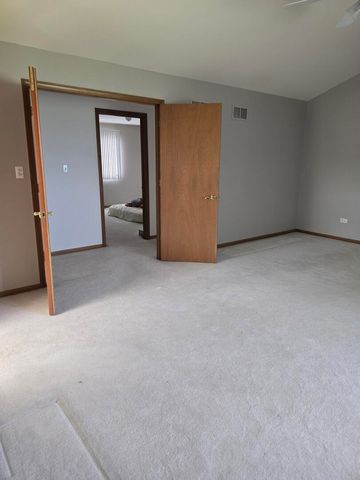 8413 Brookside Glen Drive, Tinley Park, IL 60487