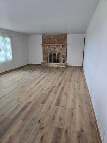8413 Brookside Glen Drive, Tinley Park, IL 60487