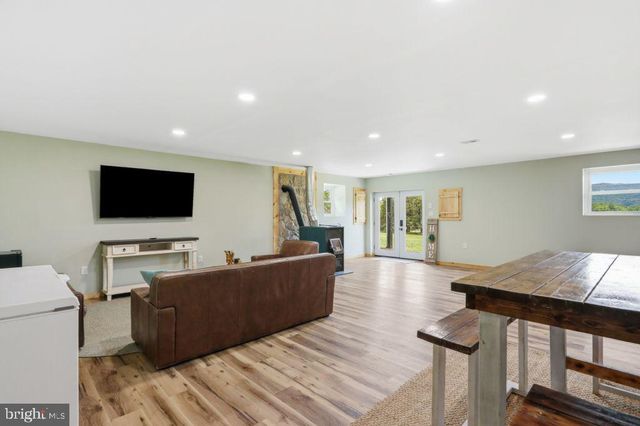 1511 BOLIVER RD, Fort Valley, VA 22652