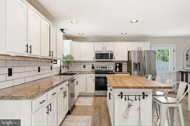 1511 BOLIVER RD, Fort Valley, VA 22652