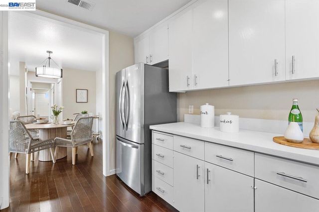 632 CENTRE COURT, Alameda, CA 94502