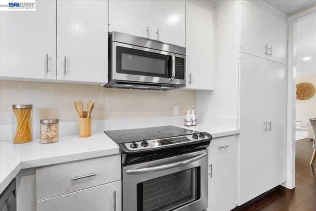 632 CENTRE COURT, Alameda, CA 94502