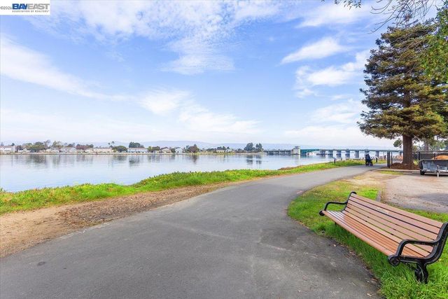 632 CENTRE COURT, Alameda, CA 94502