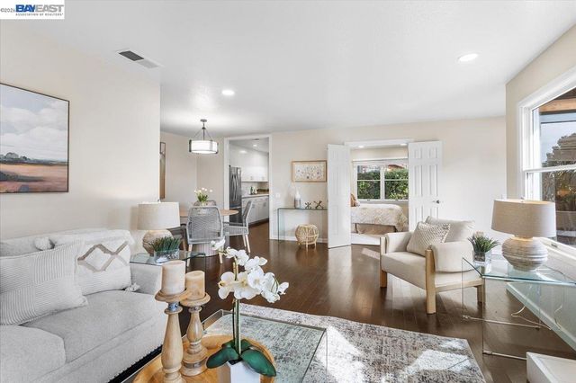 632 CENTRE COURT, Alameda, CA 94502