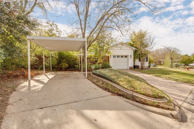 833 Enfield Street, Bryan, TX 77802