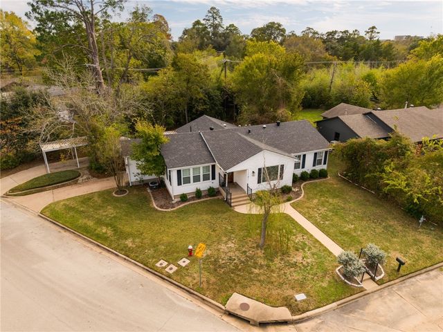 833 Enfield Street, Bryan, TX 77802