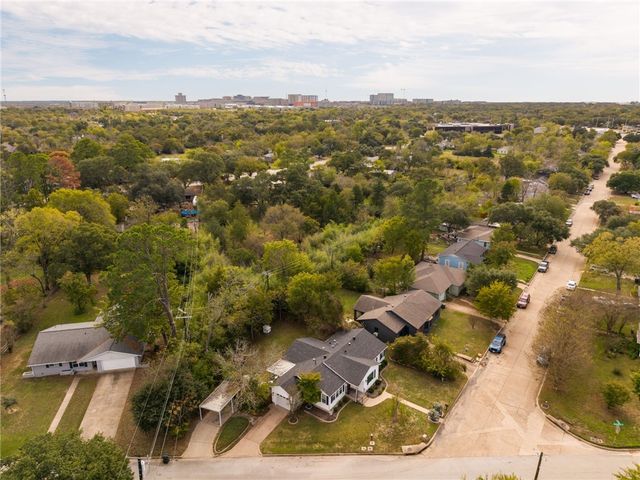 833 Enfield Street, Bryan, TX 77802