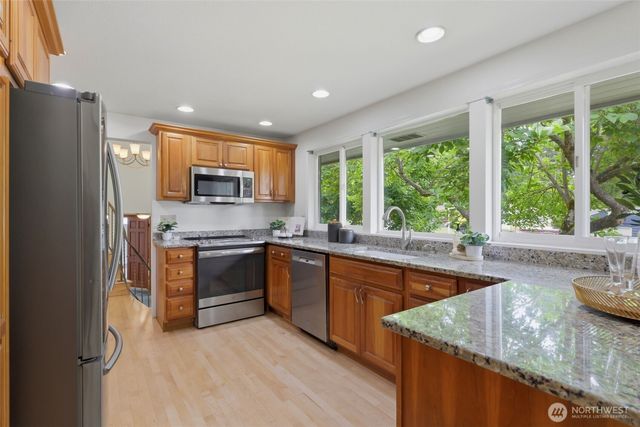 1024 Daniels Drive, Fircrest, WA 98466