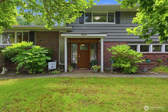 1024 Daniels Drive, Fircrest, WA 98466