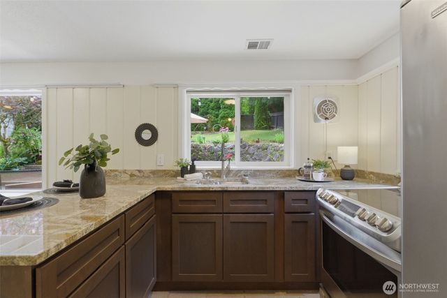 1024 Daniels Drive, Fircrest, WA 98466
