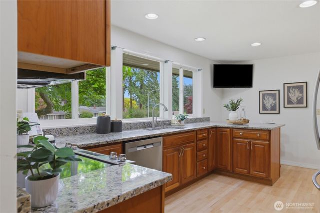 1024 Daniels Drive, Fircrest, WA 98466