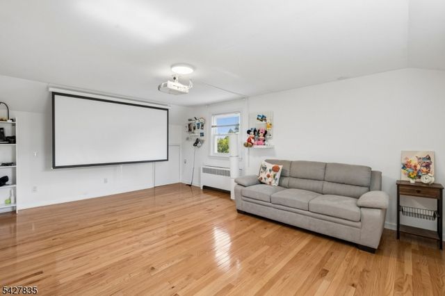 451 Pine Ave, Garwood Boro, NJ 07027