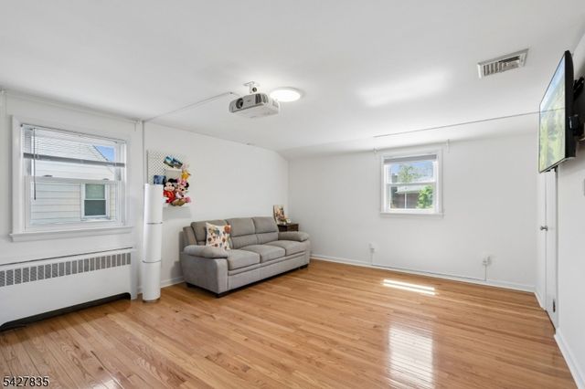 451 Pine Ave, Garwood Boro, NJ 07027