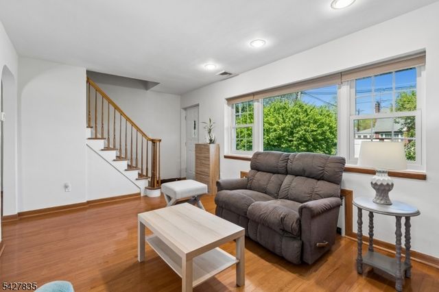 451 Pine Ave, Garwood Boro, NJ 07027