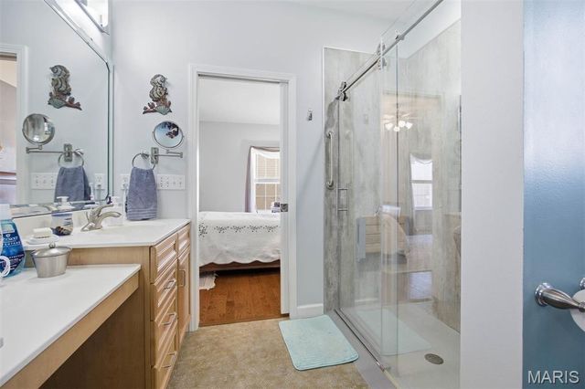 5 Chariot Court, Glen Carbon, IL 62034