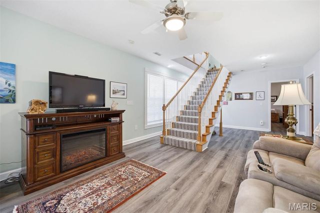 5 Chariot Court, Glen Carbon, IL 62034