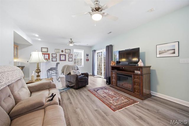 5 Chariot Court, Glen Carbon, IL 62034