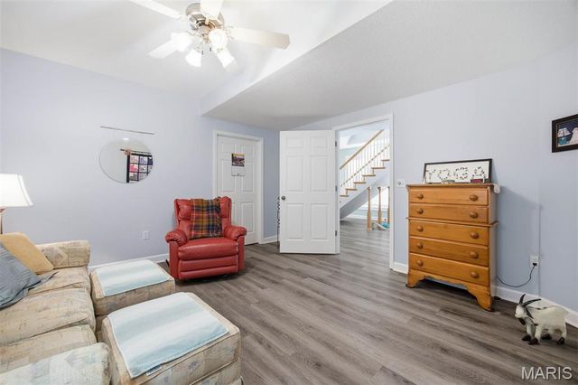 5 Chariot Court, Glen Carbon, IL 62034