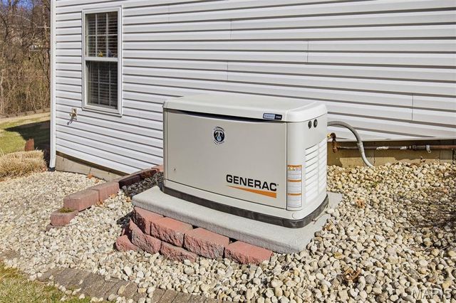 5 Chariot Court, Glen Carbon, IL 62034